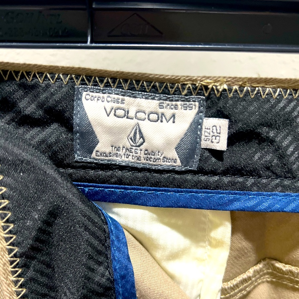 Volcom Khaki Shorts size 32